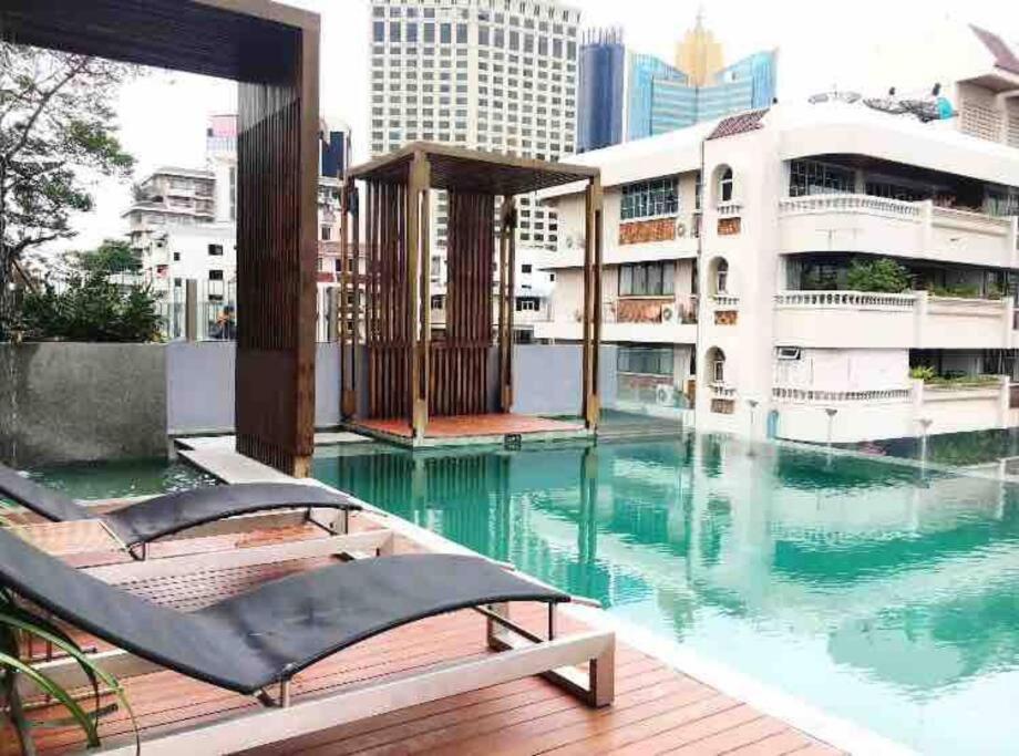 Stylish 1 Bedroom, Nice Pool,Bts Asok, Sukhumvit Bangkok Kültér fotó